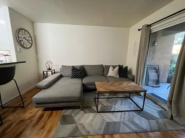 1 bed, 1.0 bath, 471 sqft, $2,000 — Photo 2