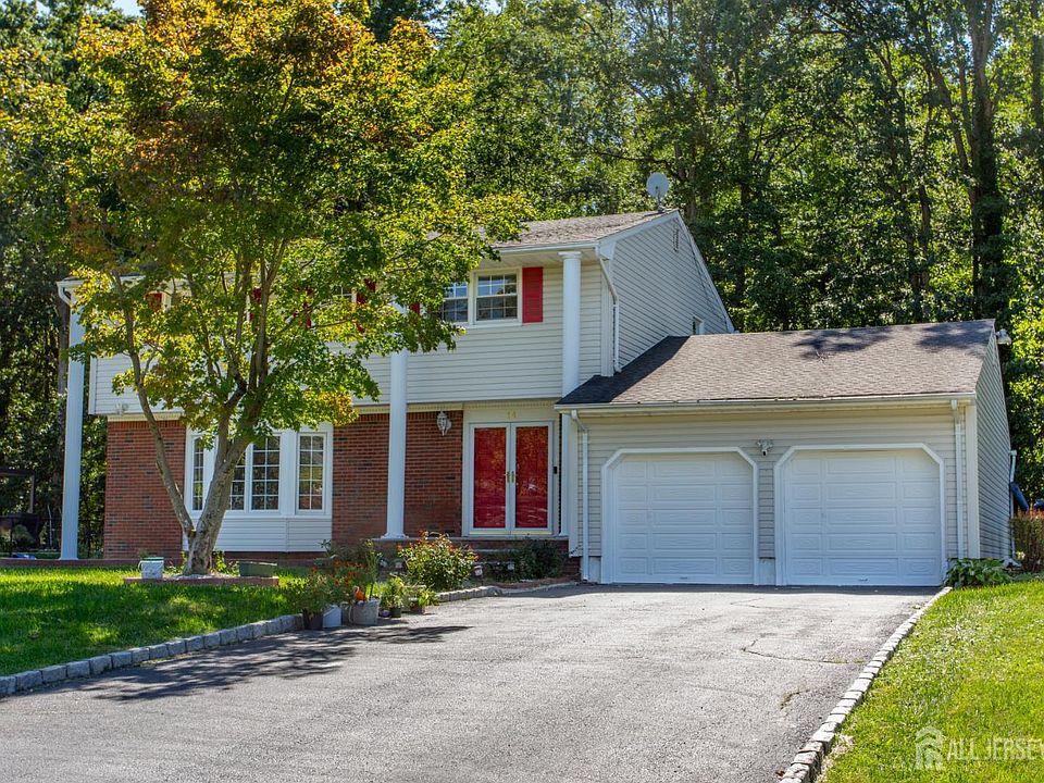 1st image of 14 Woodmere Rd