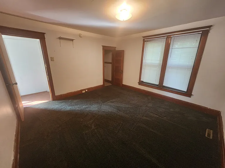 223 Broadway St — Photo 6