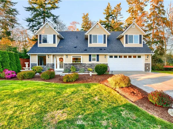 355 Ledgewood Beach Rd, Coupeville, WA 98239