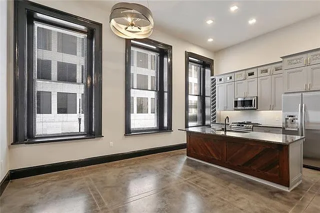 419 Carondelet St #202 — Photo 6