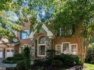 3506 Schuerman House Dr, Fairfax, VA 22031