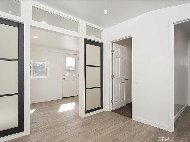 251 Avenida Del Mar #B — Photo 2