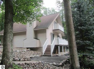 5760 Schreck Ln, Bellaire, MI 49615