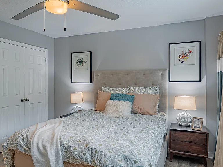 Sterling Glenwood Apartments — Photo 7
