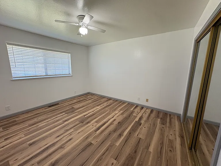 5070 Poplar Rd — Photo 15