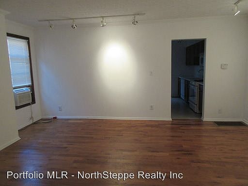 5th image of 814 Summit St #3180654