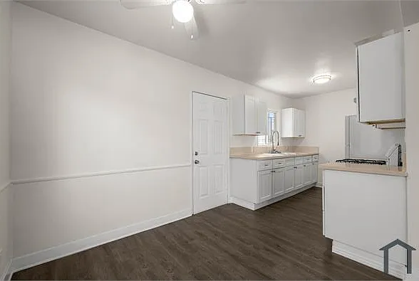 2 bed, 850 sqft, $2,887 — Photo 2