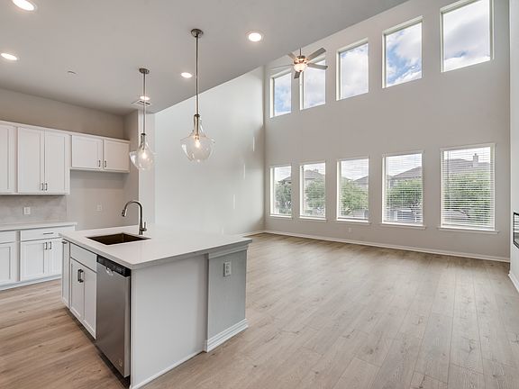 5th image of 8391 Challenger Ln
