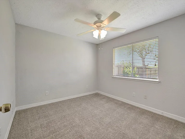 2505 Ironclad Dr — Photo 23