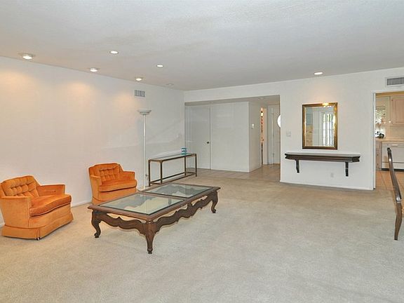 5th image of 18149 Schoenborn St