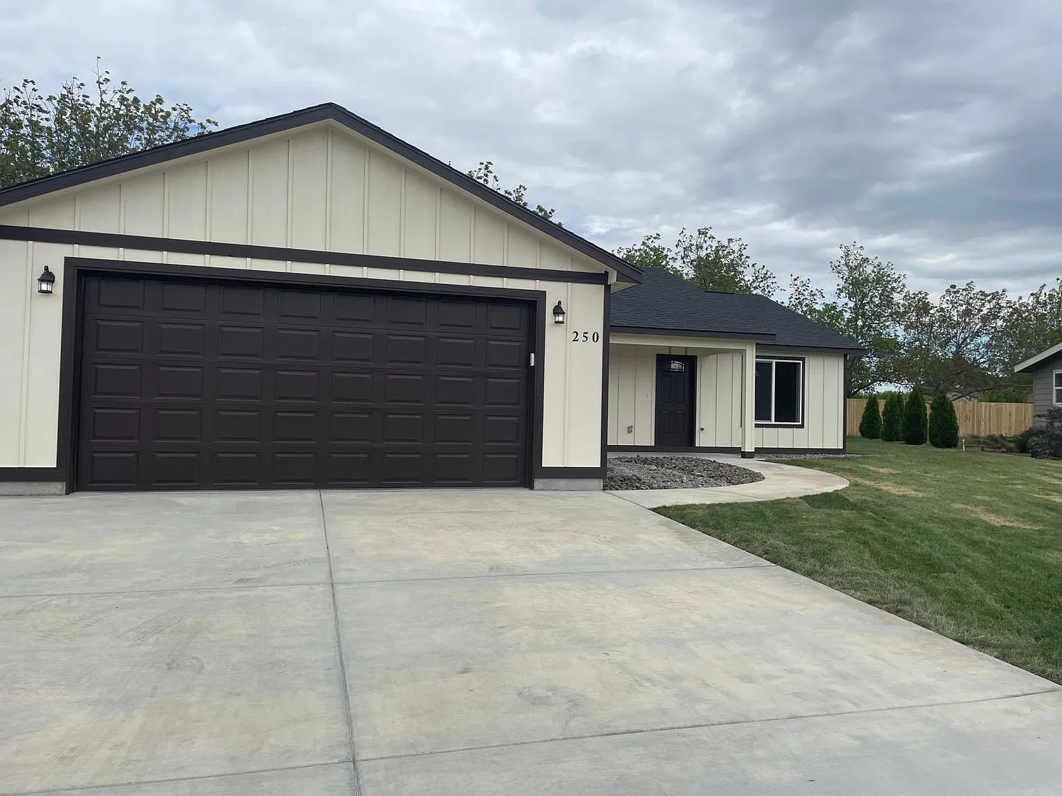 3 bed, 1456 sqft, $2,295 — Photo 4