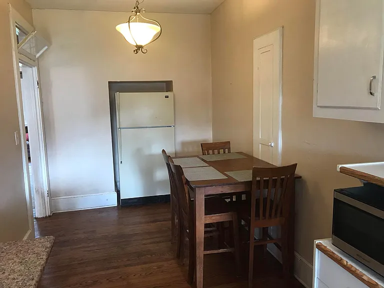 2217 Marion St — Photo 5