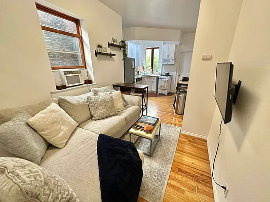 Rented by J PRESTON AND ASSOCIATES INC | media 12