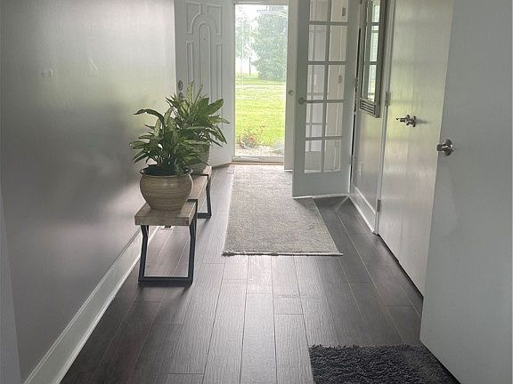 4th image of 4575 Woods Cir NE