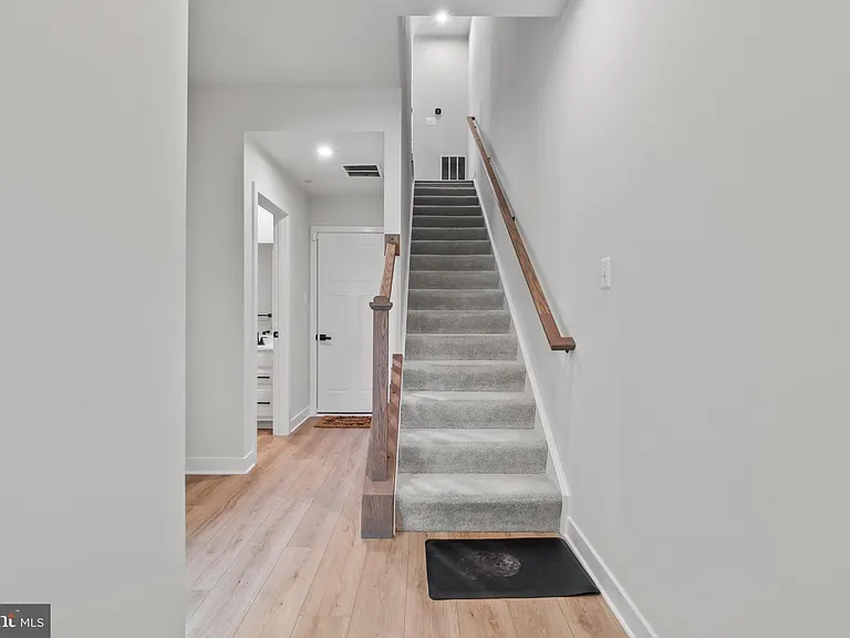 9826 Posterity Ln — Photo 5
