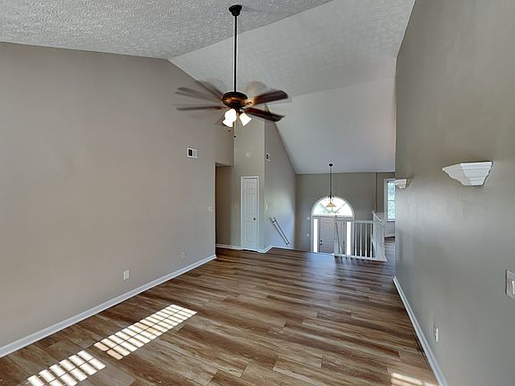 3rd image of 2545 Meadow Brooke Ct