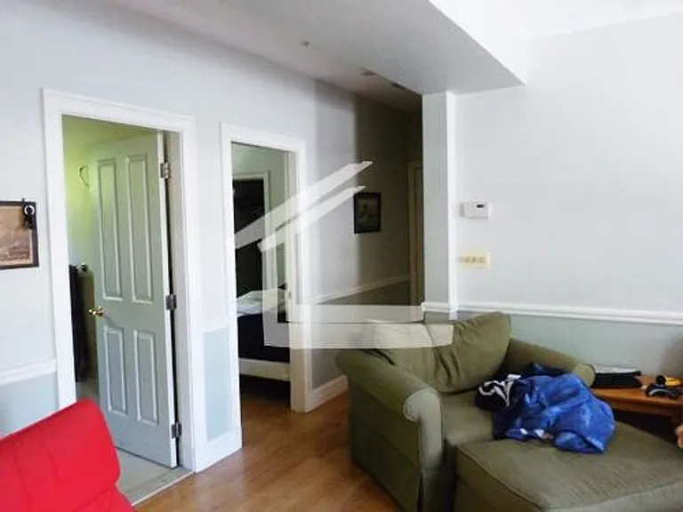 31 Raymond St #1 — Photo 9