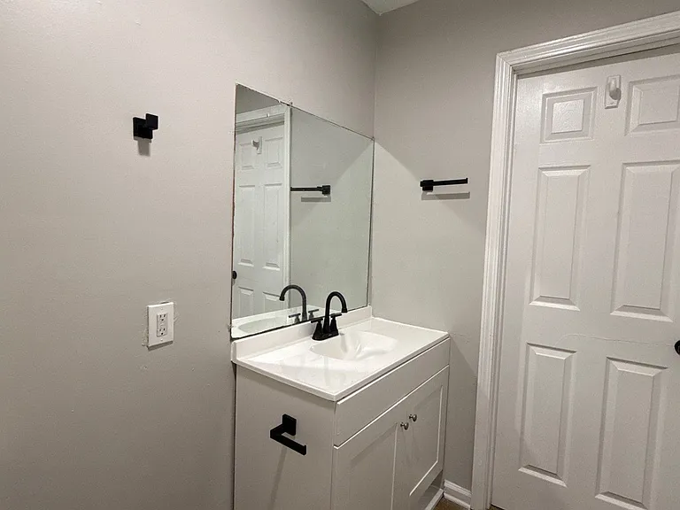 812 Cobb Cir — Photo 6