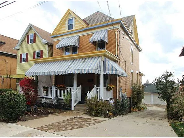 1215 Wisconsin Ave photo 1