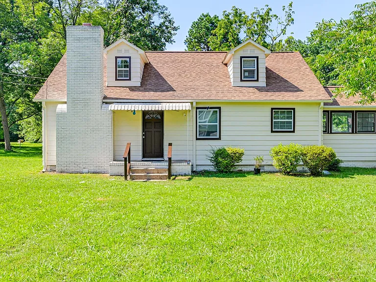 611 Austin Dr — Photo 9