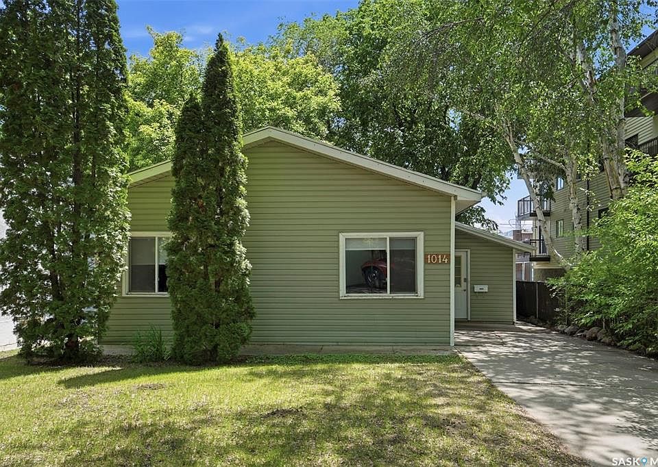 1st image of 1014 9th STREET E