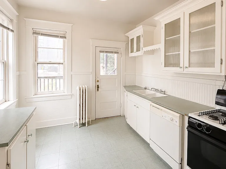 519 W 5th Ave #C — Photo 8