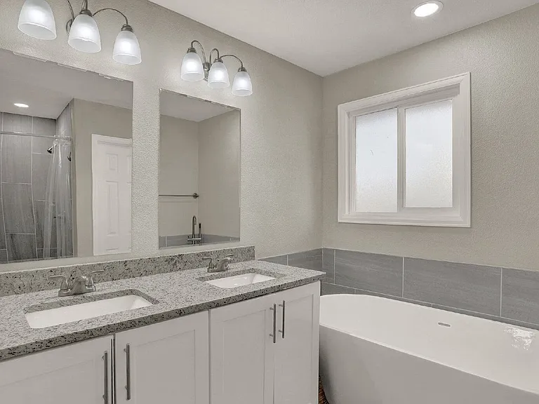817 Westmoor Dr — Photo 23
