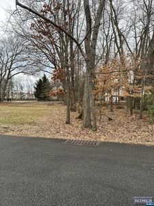 33 Beechwood Dr, Hillsdale, NJ, 07642