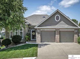 16422 Taylor St, Omaha, NE 68116