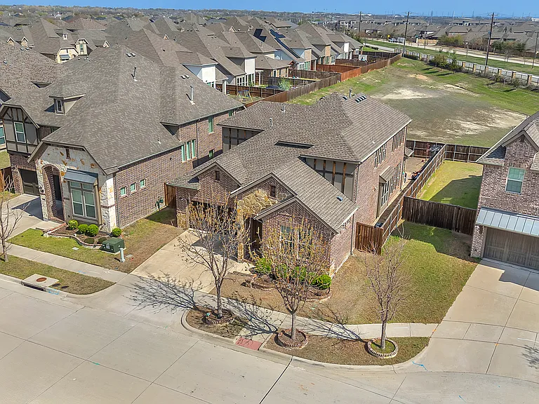 5205 Canary Pl — Photo 3