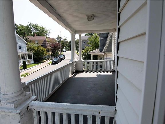 4th image of 23 Hillside Ave