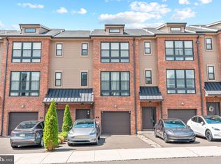 8 Sienna Pl, Feasterville, PA 19053