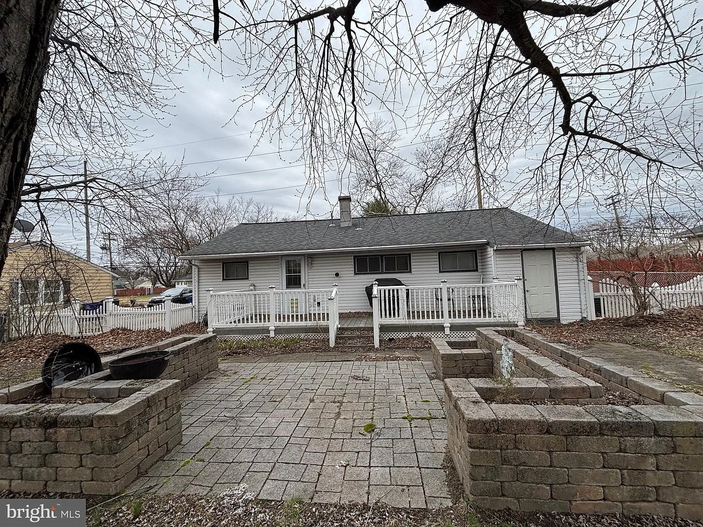 734 Main St photo 1