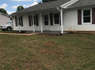 123 Strawberry Dr, Inman, SC 29349