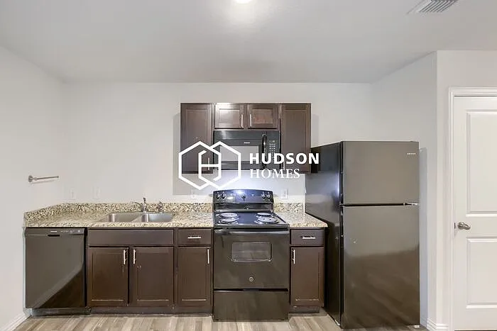 1611 Bryan Ave #B — Photo 9