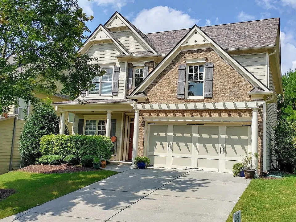 3695 Crowchild Dr