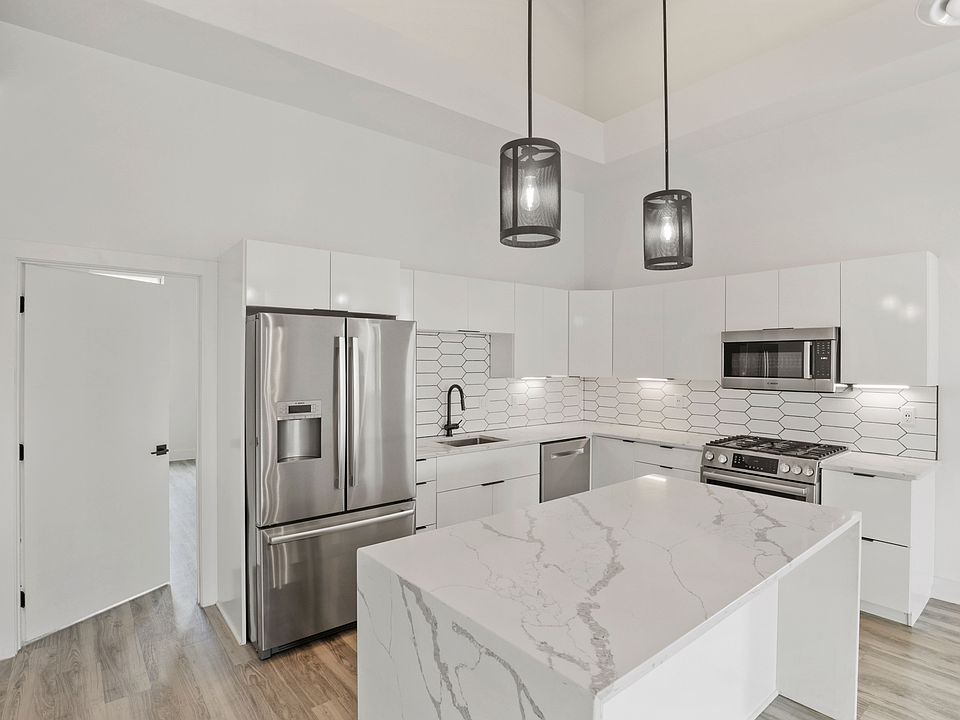 Penthouse 5B Kitchen
