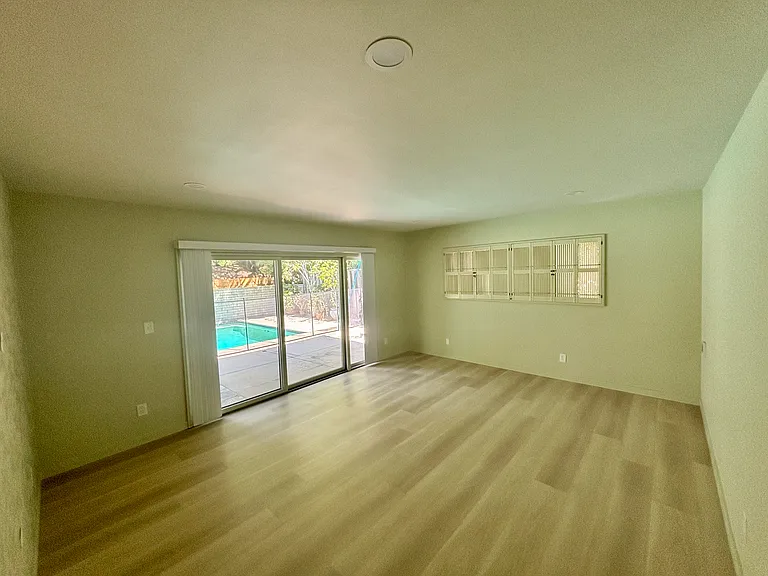 16641 Park Lane Cir — Photo 39