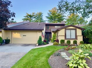 662 Hampton Ridge Dr, Akron, OH 44313