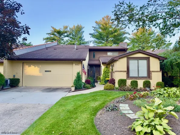 662 Hampton Ridge Dr, Akron, OH 44313