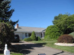 69 Clovercrest Rd, Wethersfield, CT 06109