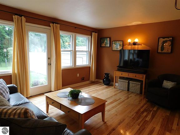2nd image of 8026 S Alaska St