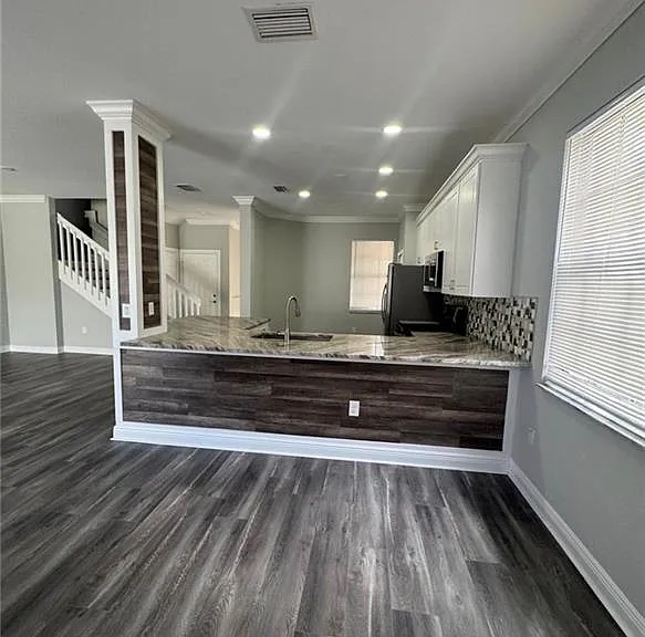 7614 Bristol Cir — Photo 6