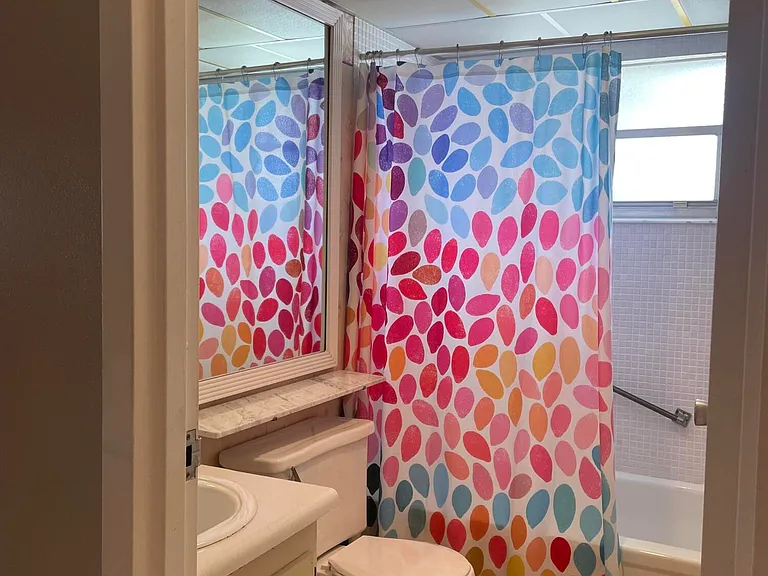 564 Brittany E #L — Photo 8