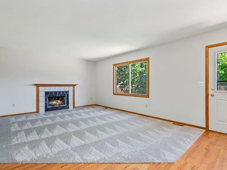718 Justice Dr — Photo 6