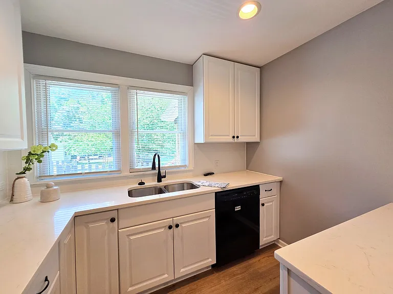 3823 E Wonder Lake Rd — Photo 13