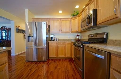 3rd image of 18 Applehill Ln