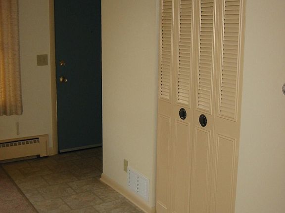 5th image of 52 Elm Ave APT A
