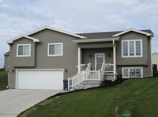 221 Highland Ridge Dr, Manhattan, KS 66503